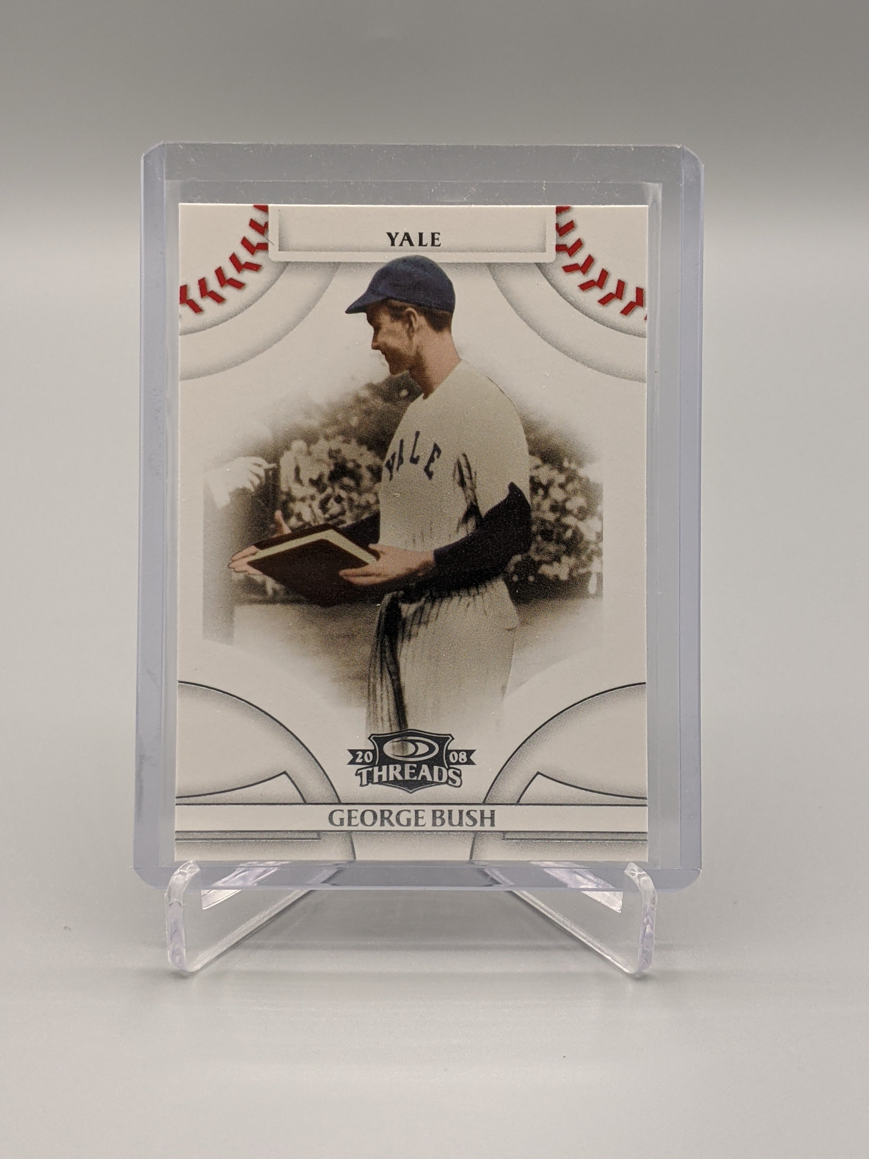 2008 Donruss Threads #33 George Bush Yale