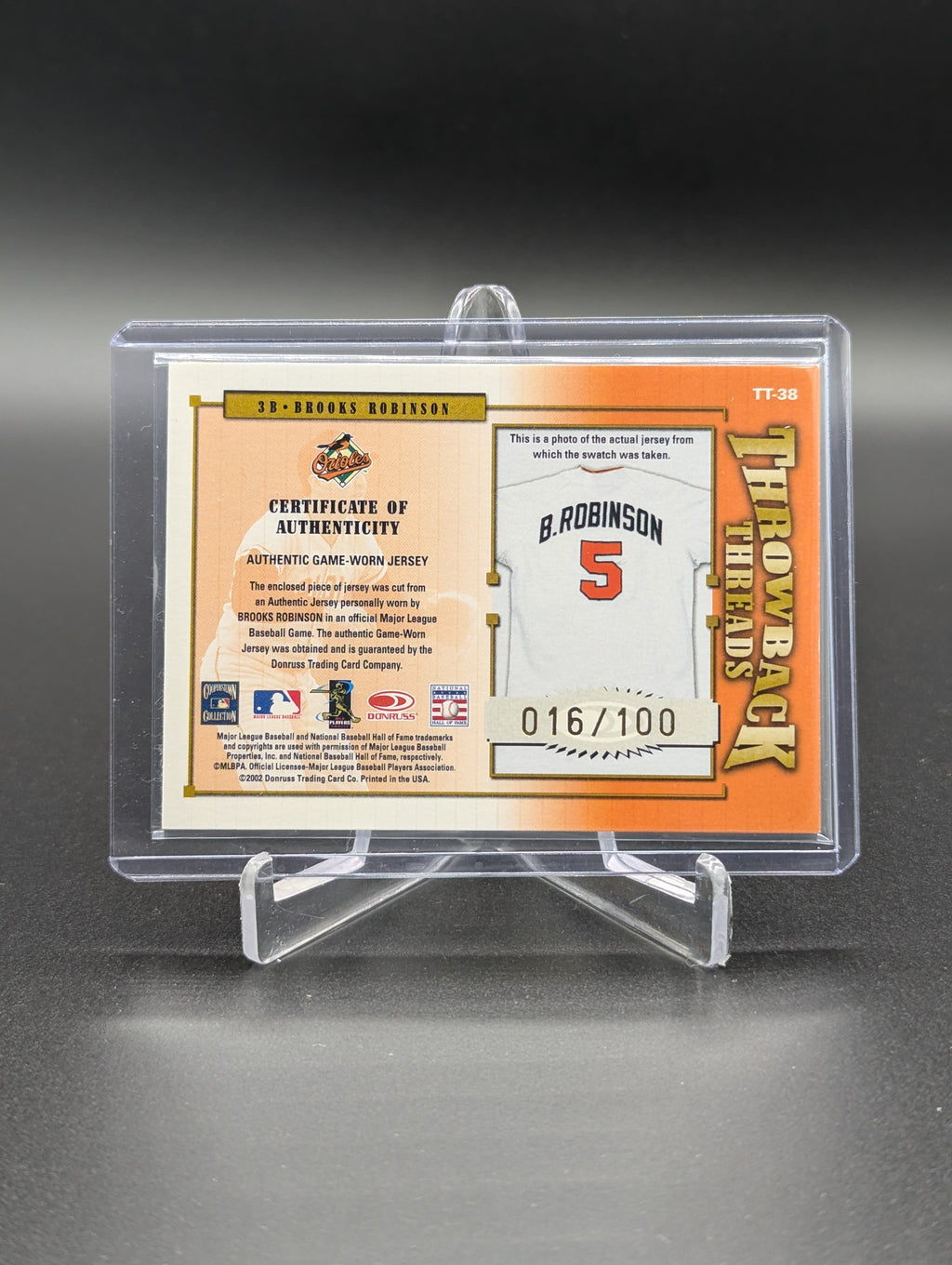 2002 Donruss Elite Throwback Threads /100 #TT-38 Brooks Robinson Orioles