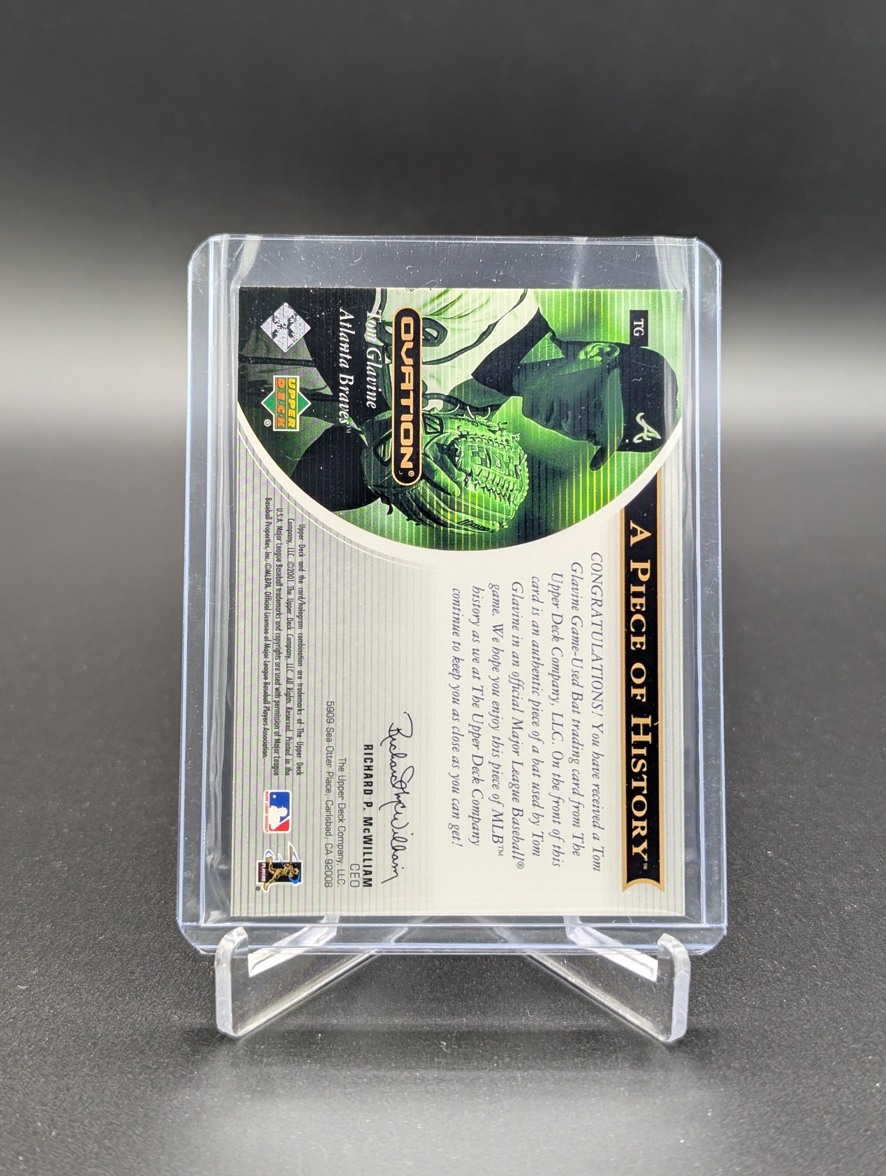 2001 UD Ovation A Piece Of History #TG Tom Glavine Braves