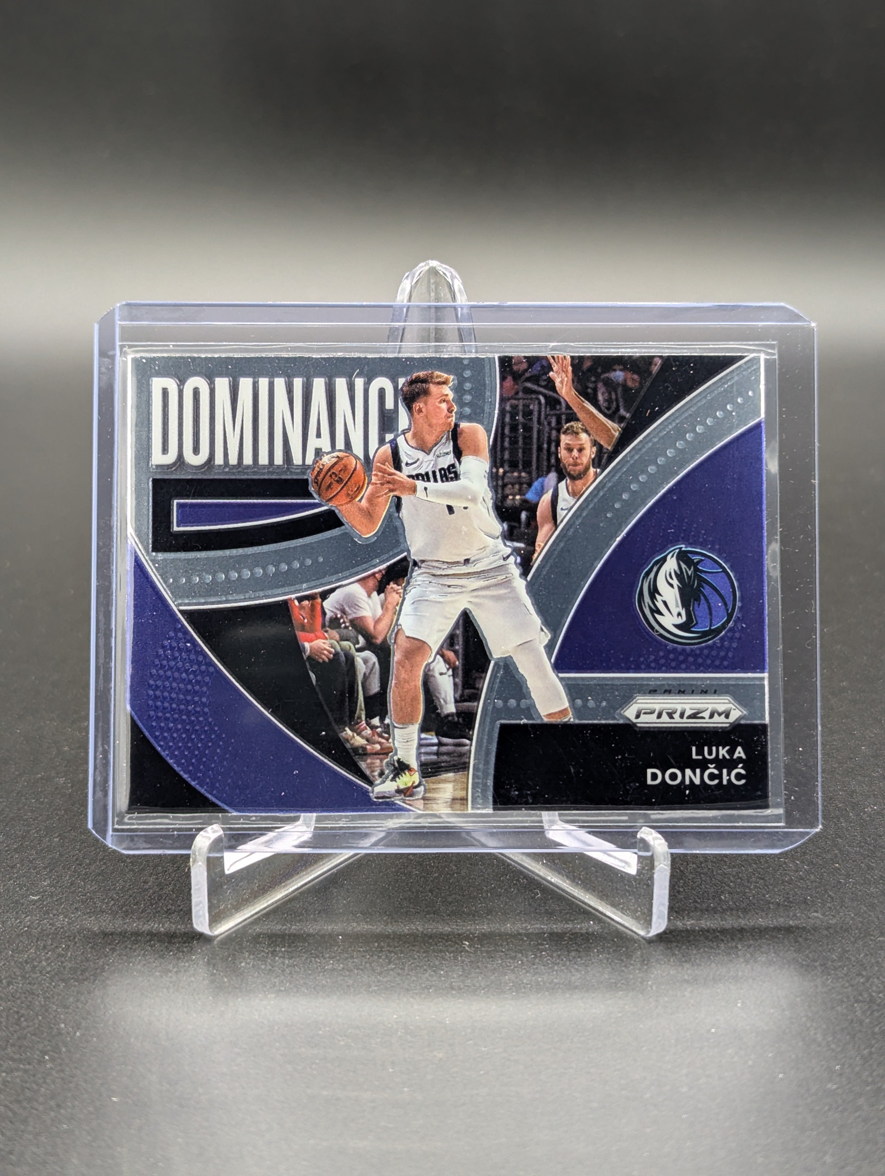 2021-22 Panini Prizm Dominance #10 Luka Doncic Mavericks